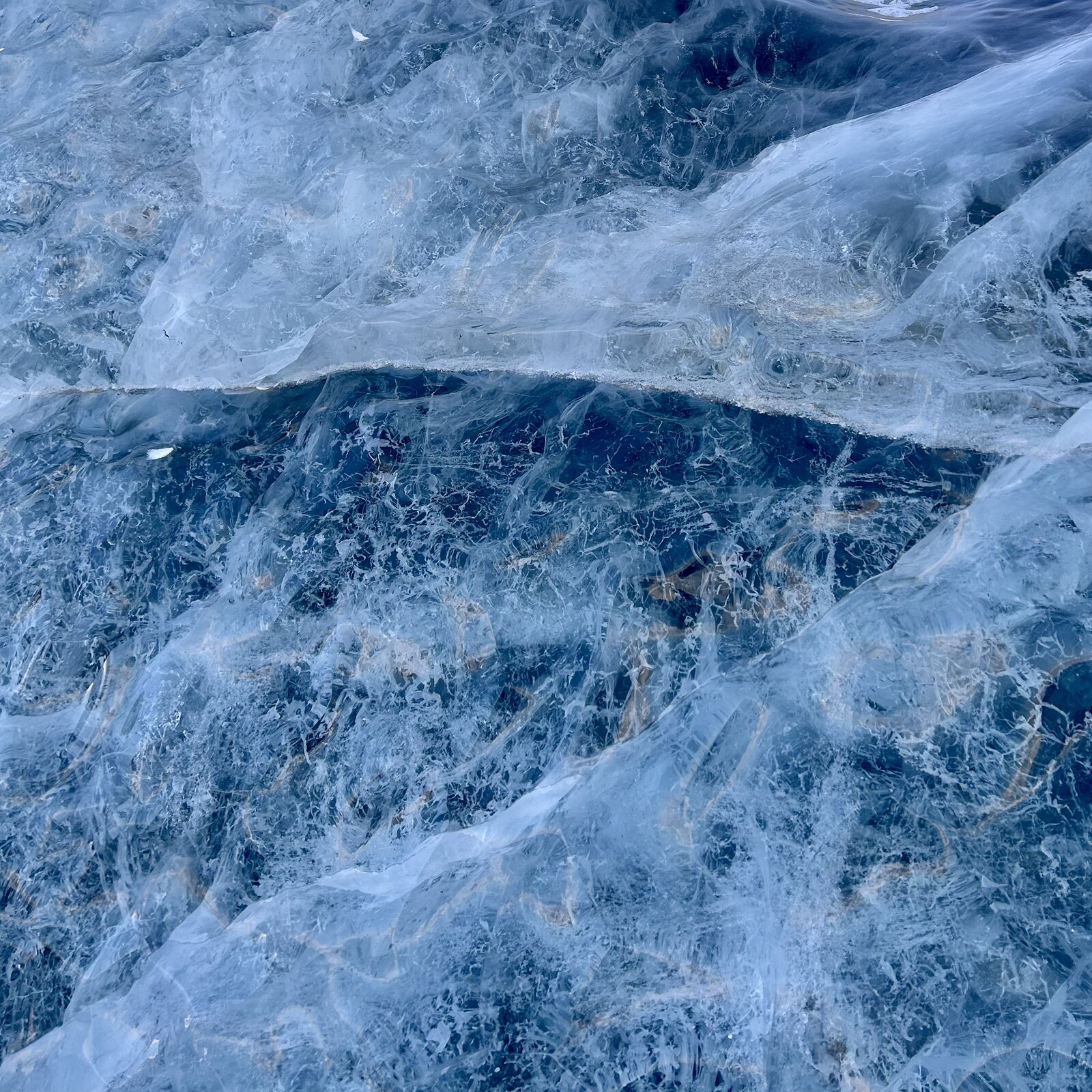 Blue ice.
Svalbard, Norway 🇳🇴- 2026